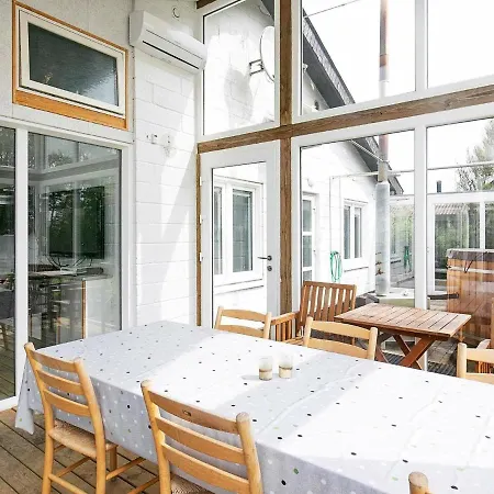 Four-bedroom In 2 *