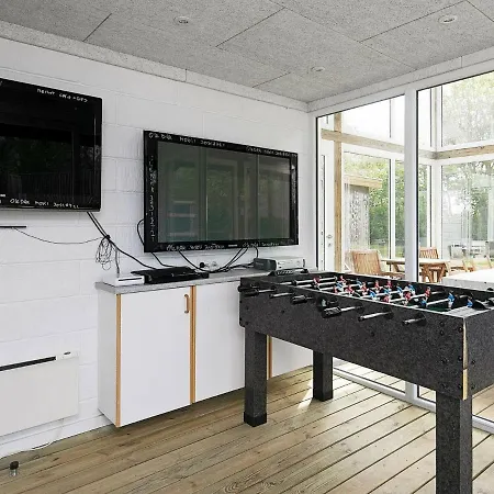 Four-bedroom In 2 *
