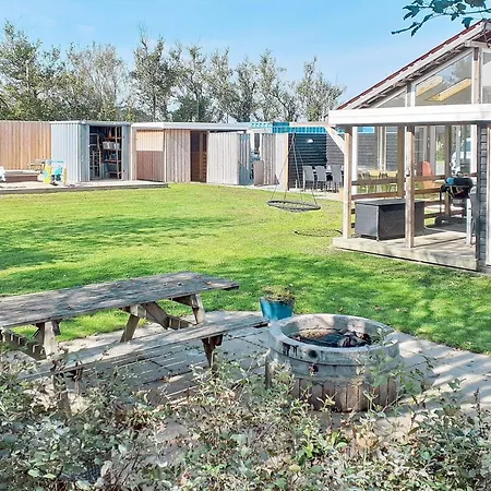 Four-bedroom In 2 *