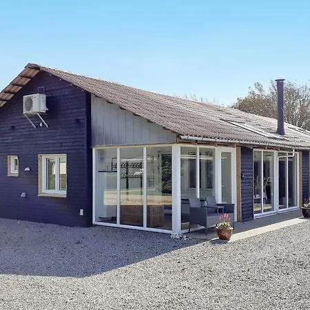 Four-bedroom In 2 *