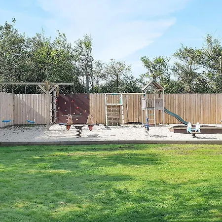 Four-bedroom In 2 Tatil Evi *